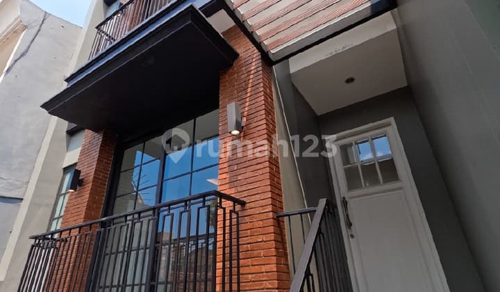 Dijual Rumah Dekat Cilandak Townsquare 4BR Jakarta Selatan