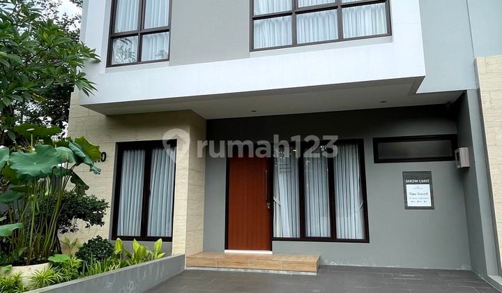 Rumah Modern 2 Lantai Bagus di Cibubur Akses Tol Dekat