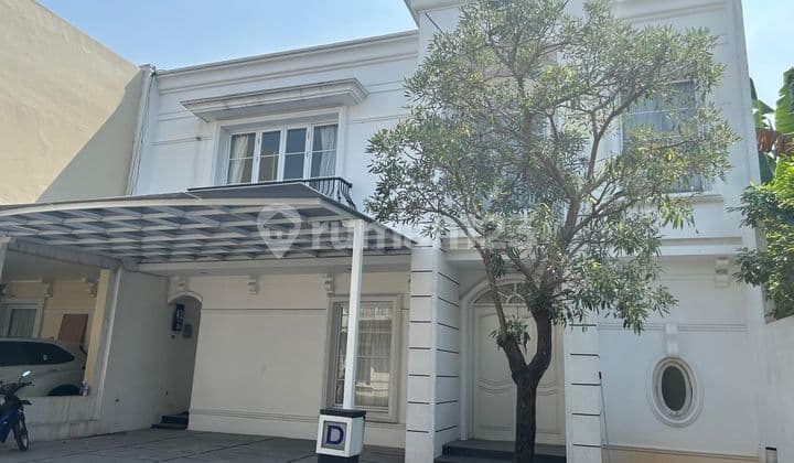 Rumah Modern Classic 2 Lantai Bagus Dalam Townhose Jagakarsa