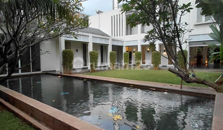 Rumah Mewah Bagus Di Cipete Halaman Luas Area Prime Dekat Mall