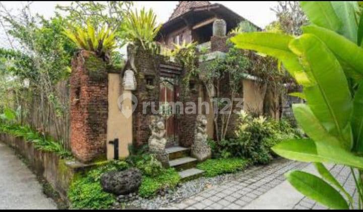 Villa klasik joglo ubud