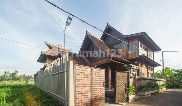 Villa klasik bambu bongkasa dekat ubud