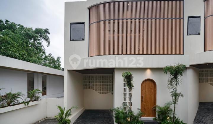 Luxurious Villa Furnished In Tumbak Bayuh Canggu Near Beach & Club