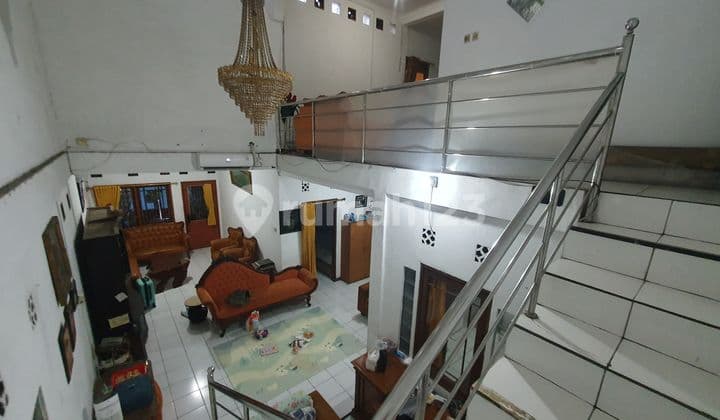 Multi-Functional Hook House on Mainroad Margahayu Raya