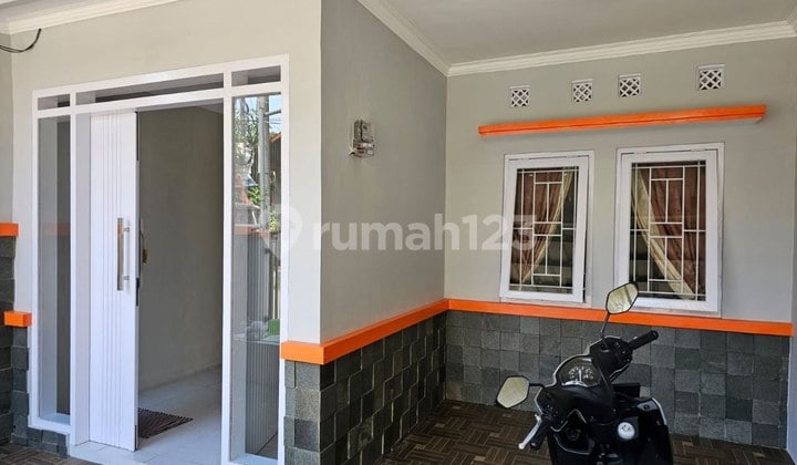 Rumah 2 Lantai Minimalis Baru Siap Huni di Cipamokolan