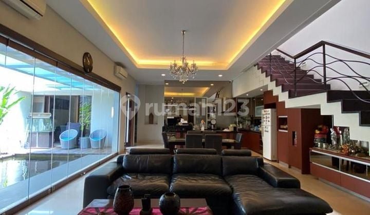 Rumah lux siap huni di kawasan elite Singgasana pradana