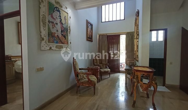 Rumah mewah 2 lantai full furnished di Mekar wangi