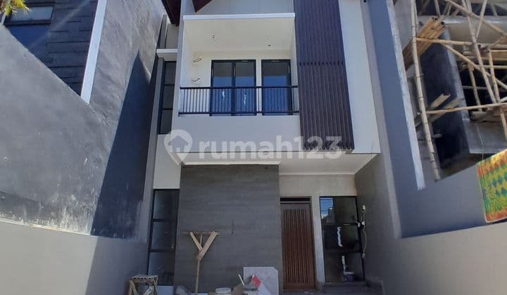 Rumah 2 Lantai siap huni di Komplek mekar wangi