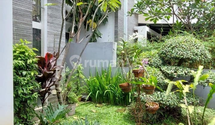 Rumah 2 Lantai furnished di Grand sharon cipamokolan