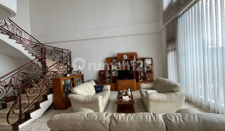 Rumah 3 Lantai siap huni di Setiabudi regency