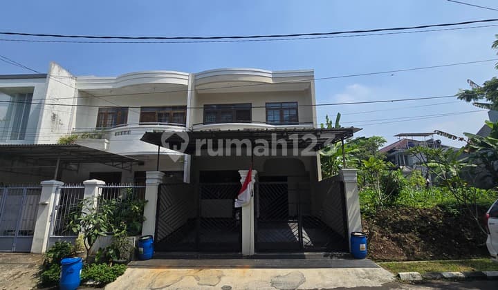 Rumah 2 Lantai Furnish Siap Huni di Istana Regency 2 Pasteur