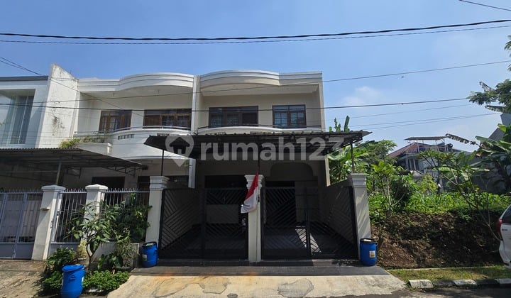 Rumah 2 Lantai Furnish Siap Huni di Istana Regency 2 Pasteur