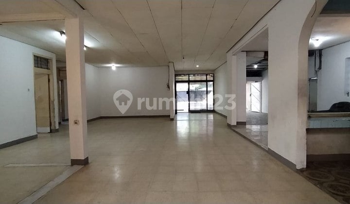 Rumah Plus Kantor Luas 350 M Mainroad Holis