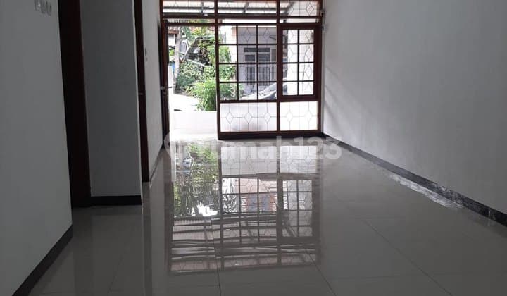 Rumah 2 Lantai Full Renov di Tki 2 Siap Huni
