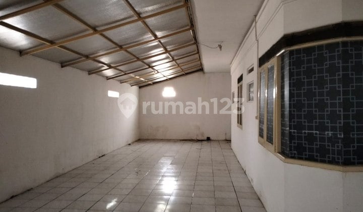 Rumah Besar Siap Huni di Taman Holis Indah