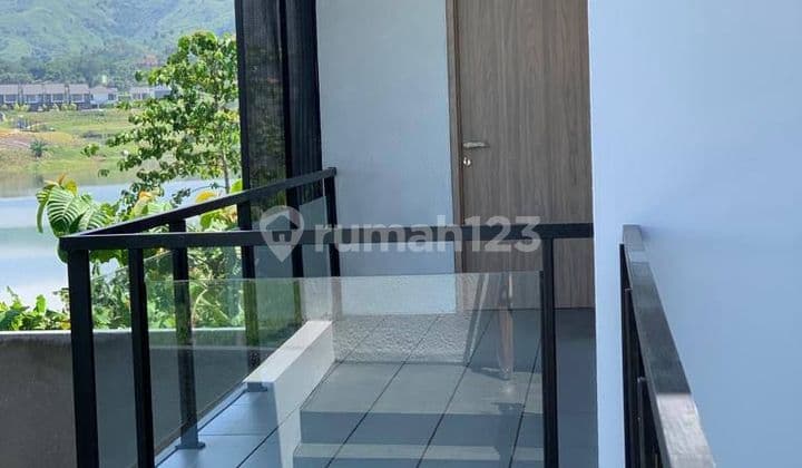 Rumah Modern Siap Huni View Danau di Kbp