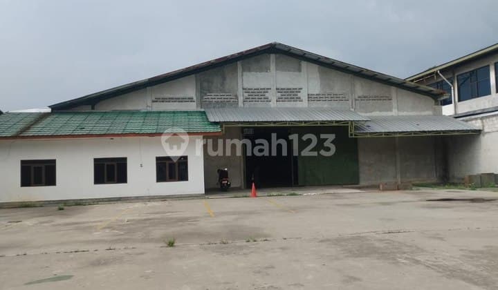 Gudang Bloang Luas 2600 Bagus Kokoh di Nanjung