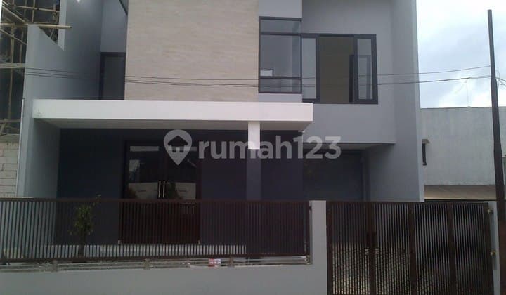 Rumah 2 Lantai Minimalis Jl Budi Siap Huni