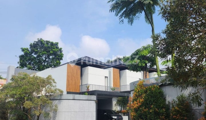 Rumah Full Furnish Siap Huni Kawasan Elit Setraduta