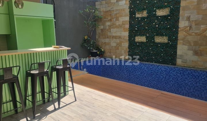 Rumah Dengan Kolam Renang Siap Huni Di Kota Baru Parahyangan