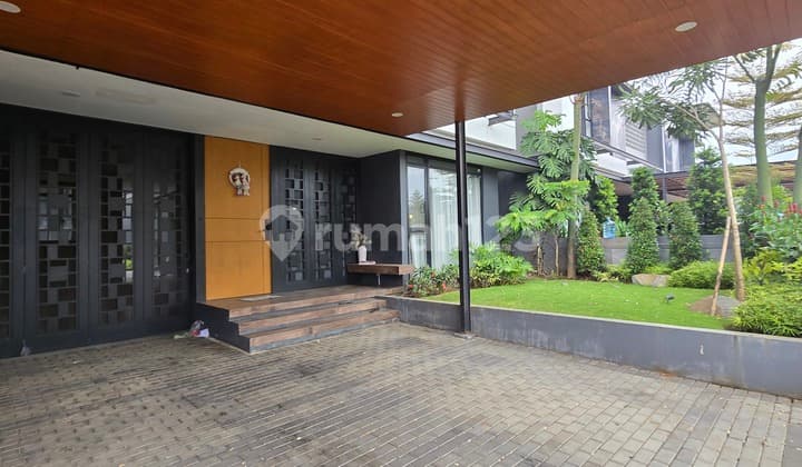 Luxurious Minimalist 2-Story House in Nayapati Kbp