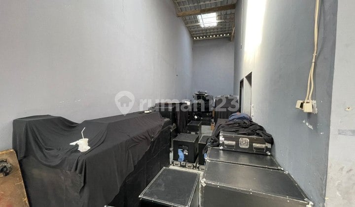 Warehouse 102 m² in Holis Indah Park, Holis Cigondewah.