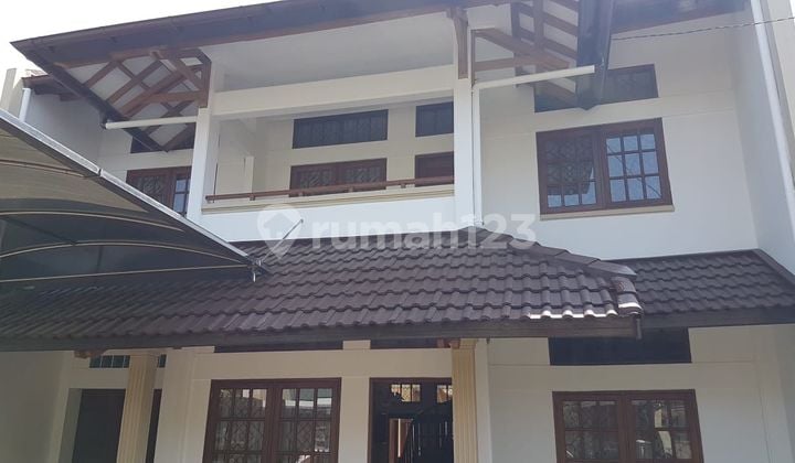 Rumah 2 Lantai Furnish Siap Huni di Setra Murni