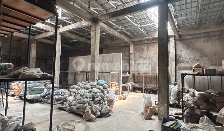 Jual Dibawah NJOP Gudang Tua di Jembatan Dua, Jakarta Utara, SHM