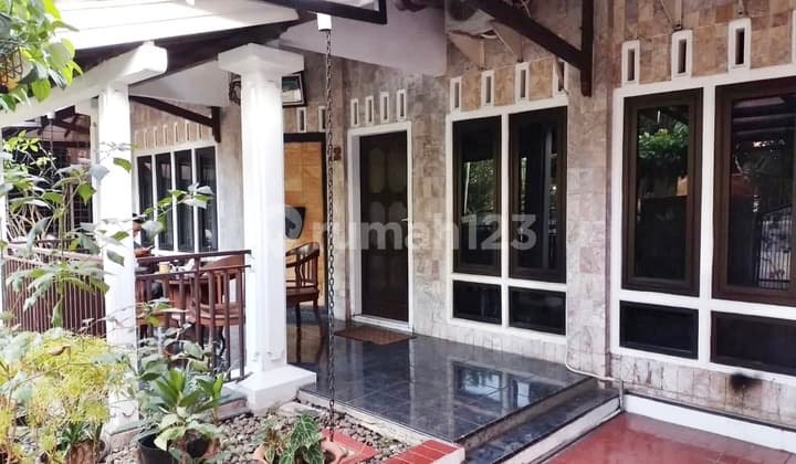 Rumah 1 Lantai Semi Furnished SHM Pancoran Timur, Jakarta Selatan