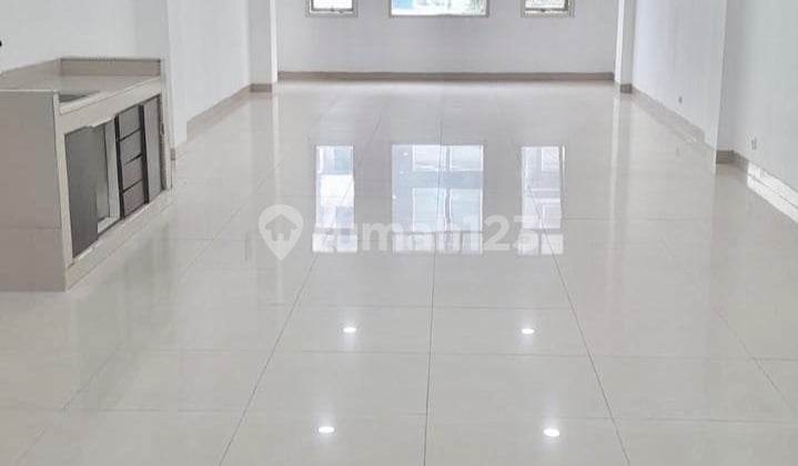 Ruko Strategis Raden Saleh Cikini Jakarta Pusat 4.5Lt Baru Renov