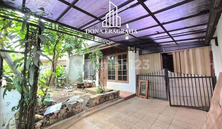 Rumah Lama Dalam Komplek 6 Menit Dari MRT Lebak Bulus