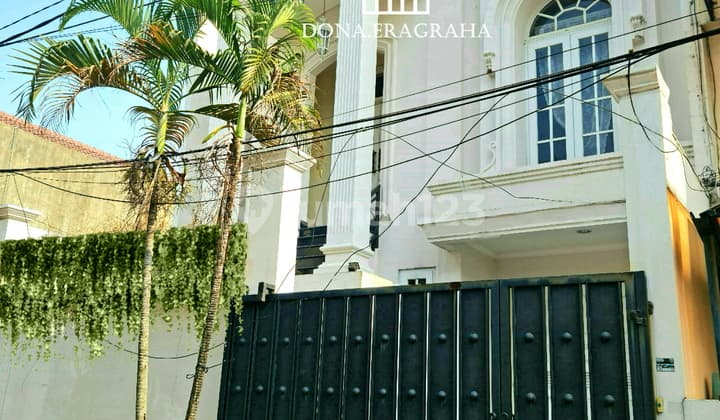 Rumah Mewah American Classic di Pondok Indah, Jakarta Selatan
