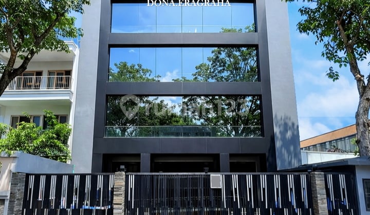 Gedung Kantor 7 Lantai Dekat MRT Bundaran Hi di Kebon Sirih