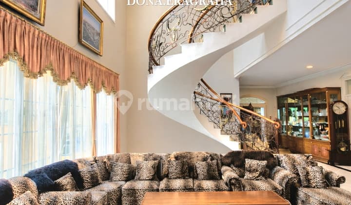 Nyaris NJOP Rumah Simbol Status di Komplek Elite Mega Kuningan