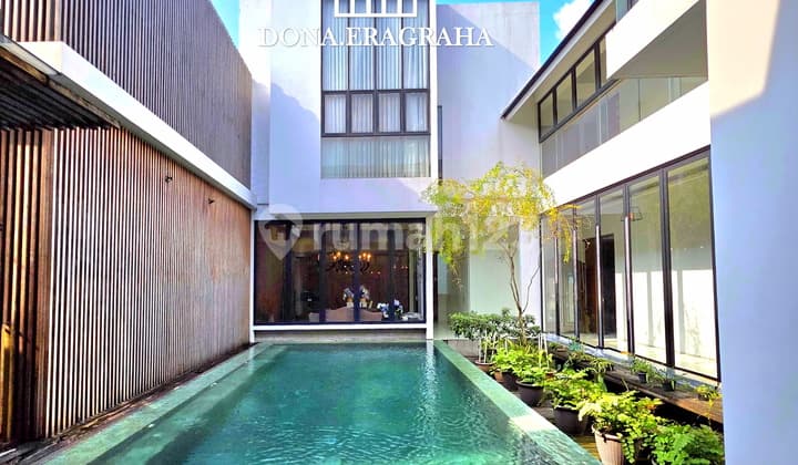 Rumah Tropical Mewah Siap Huni Di Taman Radio Dalam, Jaksel