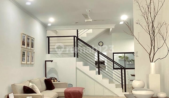 Turun Harga Rumah Cantik Siap Huni Dekat Pondok Indah Mall