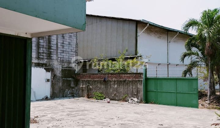 Gudang 2 lantai Kamal Raya, jual harga termurah !