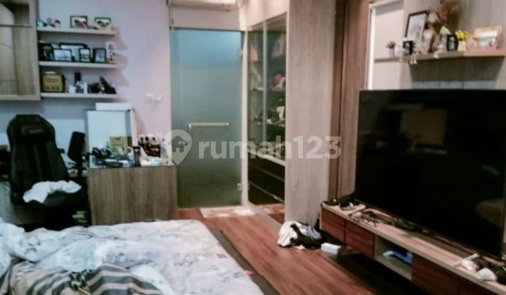 Rumah 2 lantai Ancol Barat, Kondisi bagus, tinggal masuk !