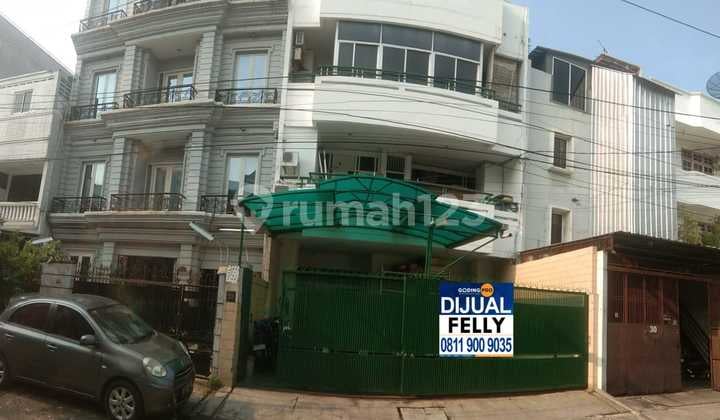 Rumah 4 Lantai, Siap Huni, Lokasi Strategis, Taman Sari, Jakarta Barat