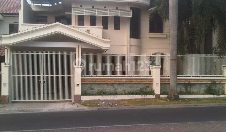Surabaya Barat Strategis Area Rumah di Citraland Raya Balerina Road