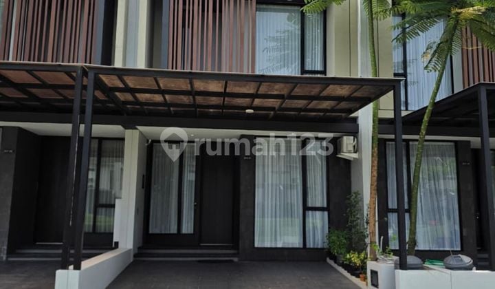 Modern Minimalis Rumah di CitraLand The Greenlake Type Fiona