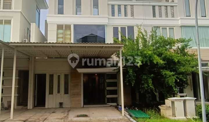 3 Lantai Bonus Interior Rumah Pakuwon Indah Cluster Favorit Lariz Embassy
