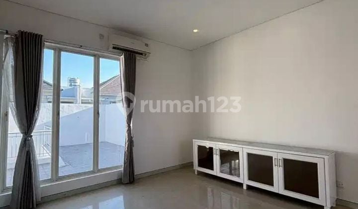 TURUN HARGA Rumah Wisata Bukit Mas dekat Citraland, Wiyung