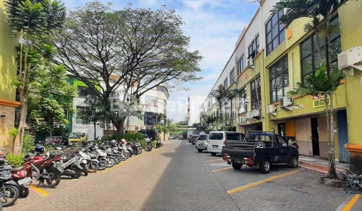 Ruko Plaza Segi 8 Darmo Permai Surabaya