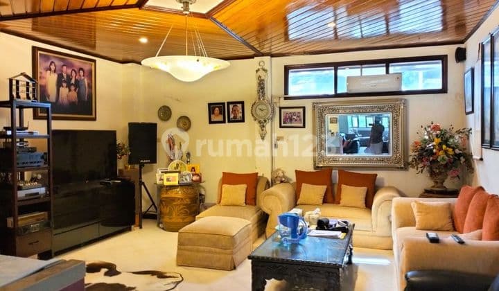 Gedung Komersial Raya Gunungsari Balikpapan Kota