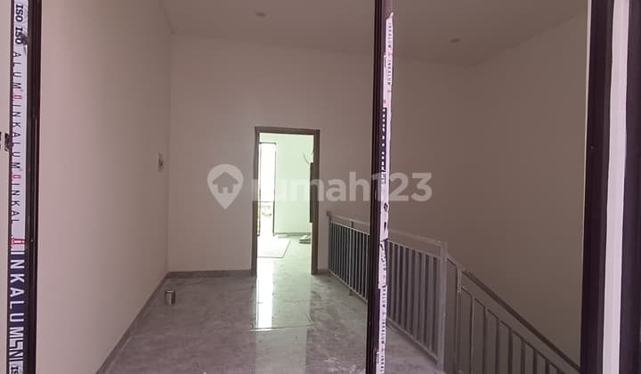 Citra Minimalis Dengan Kolam Renang Dijual Rumah Kalideres