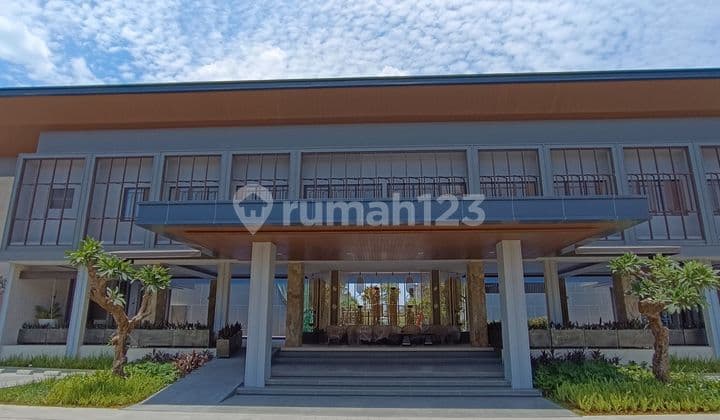 Citra 8 Lavia 3-Story House Very Nice West Jakarta