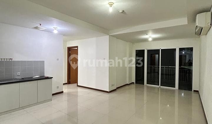 Green Bay Pluit Condominium 3 Bedrooms Unfurnished Freshly Repainted, Boss.