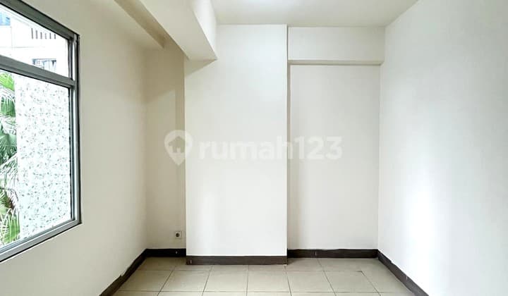 Apartemen Green Bay Pluit 2 BR Unfurnished Baru di Cat Ulang !
