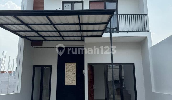 Rumah Baru 2 Lantai harga 1 Lantai di Jakarta